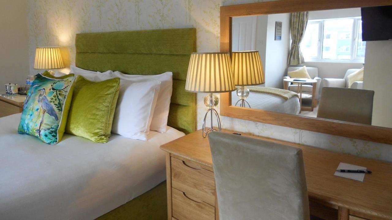Between The Bays Exclusively For Adults 랜디드노 외부 사진